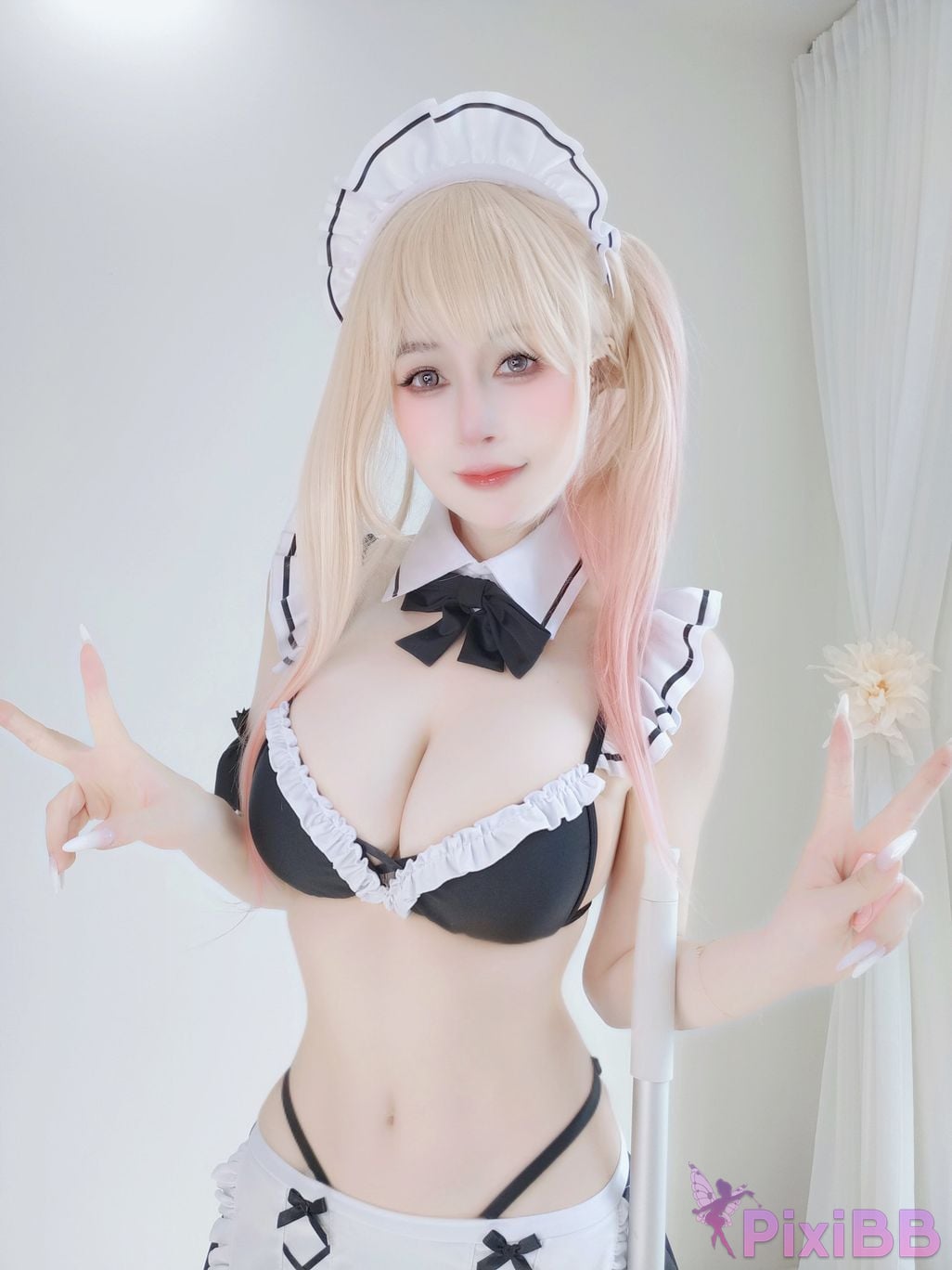 Cosplayer silver 81 Maid Marin PixiBB.COM 036