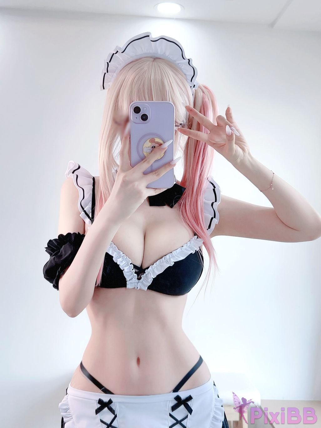 Cosplayer silver 81 Maid Marin PixiBB.COM 052