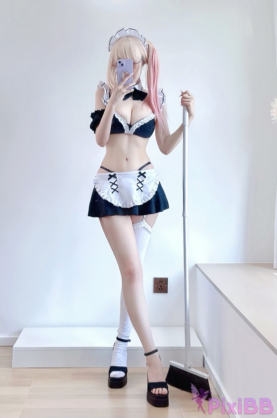 Cosplayer silver 81 Maid Marin PixiBB.COM 054