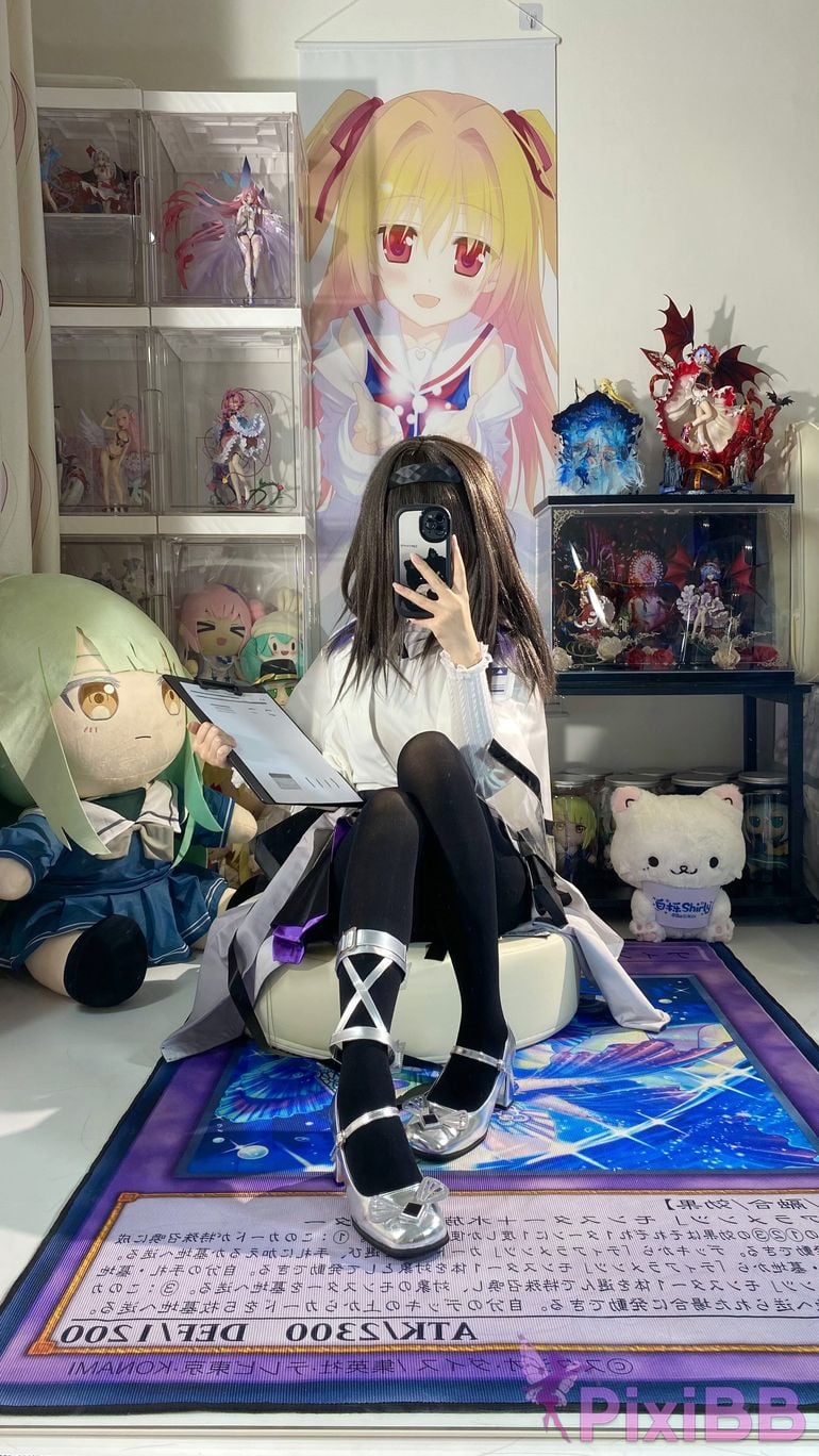 Cosplayer white oak Shirly Arknights Precious Dr. Suit PixiBB.COM 039.JPG