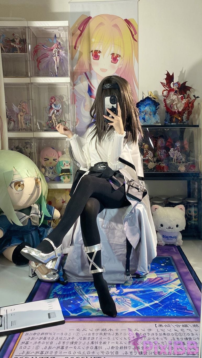 Cosplayer white oak Shirly Arknights Precious Dr. Suit PixiBB.COM 040.JPG