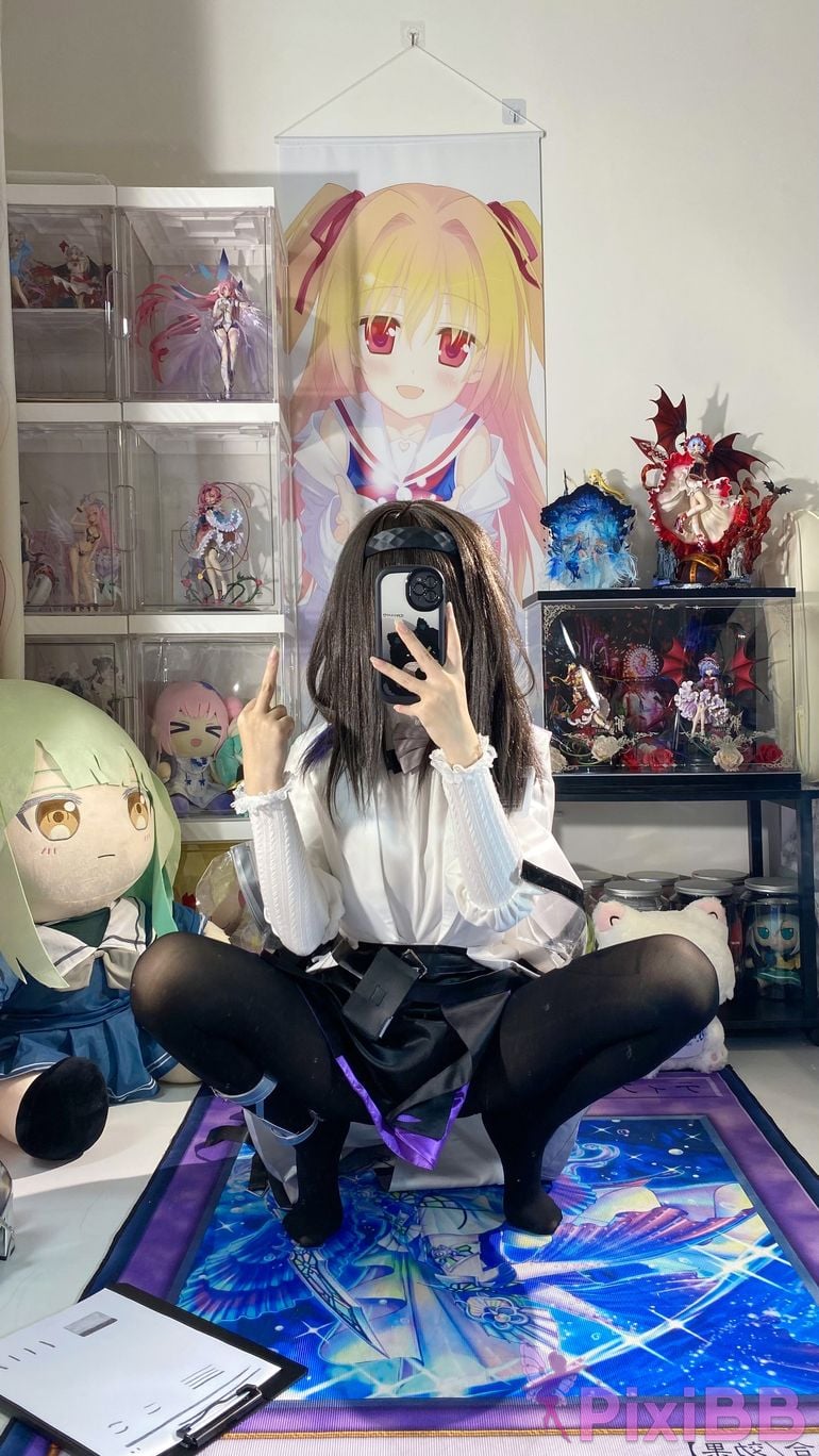 Cosplayer white oak Shirly Arknights Precious Dr. Suit PixiBB.COM 042.JPG