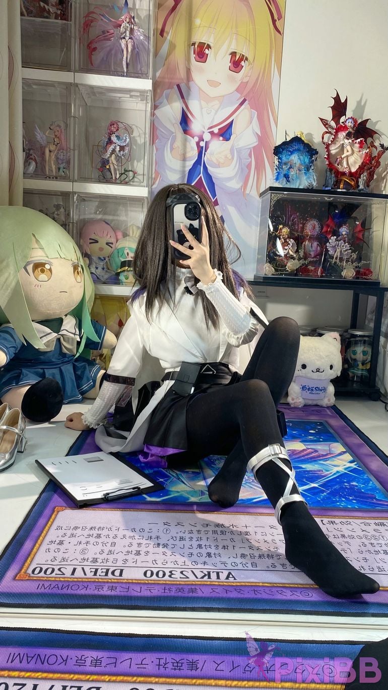 Cosplayer white oak Shirly Arknights Precious Dr. Suit PixiBB.COM 043.JPG