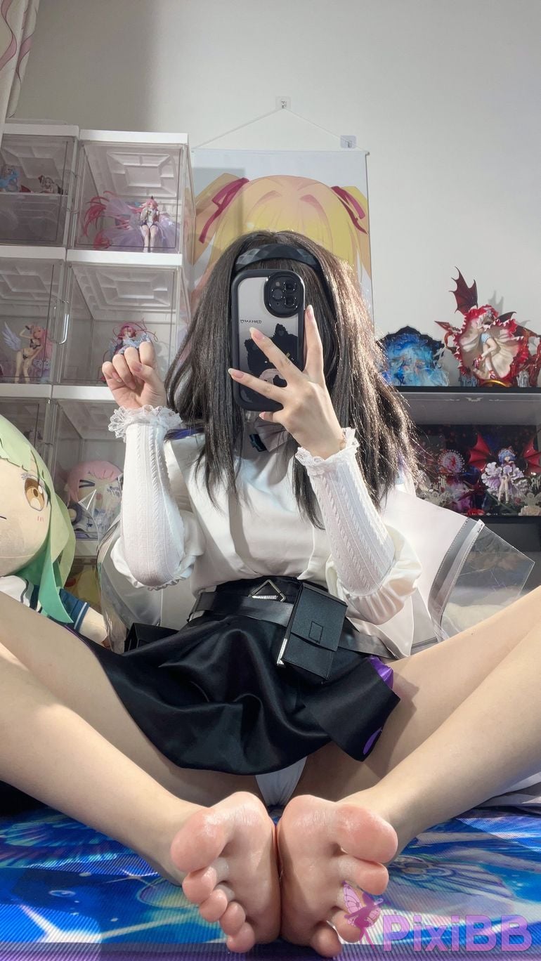 Cosplayer white oak Shirly Arknights Precious Dr. Suit PixiBB.COM 045.JPG