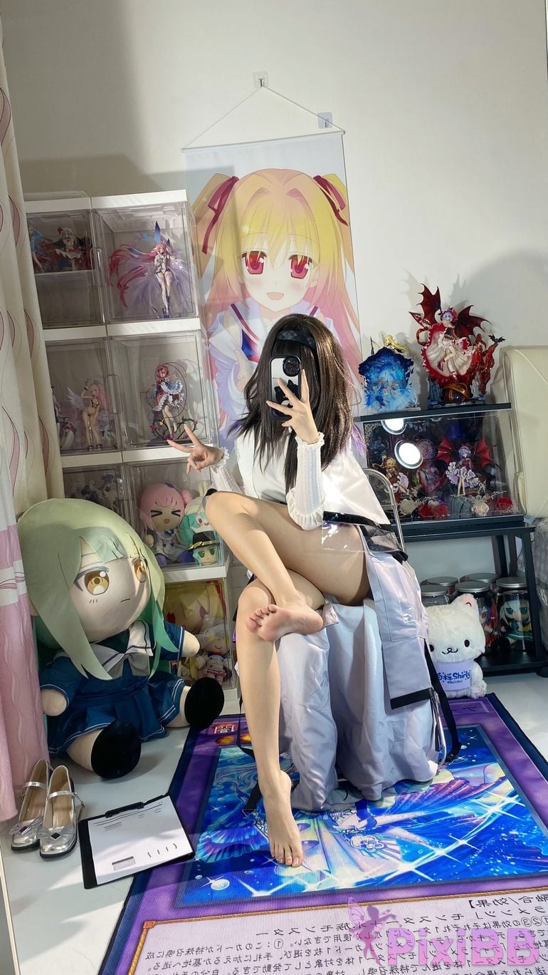 Cosplayer white oak Shirly Arknights Precious Dr. Suit PixiBB.COM 053.JPG