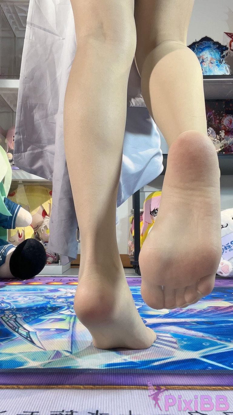 Cosplayer white oak Shirly Arknights Precious Dr. Suit PixiBB.COM 056.JPG