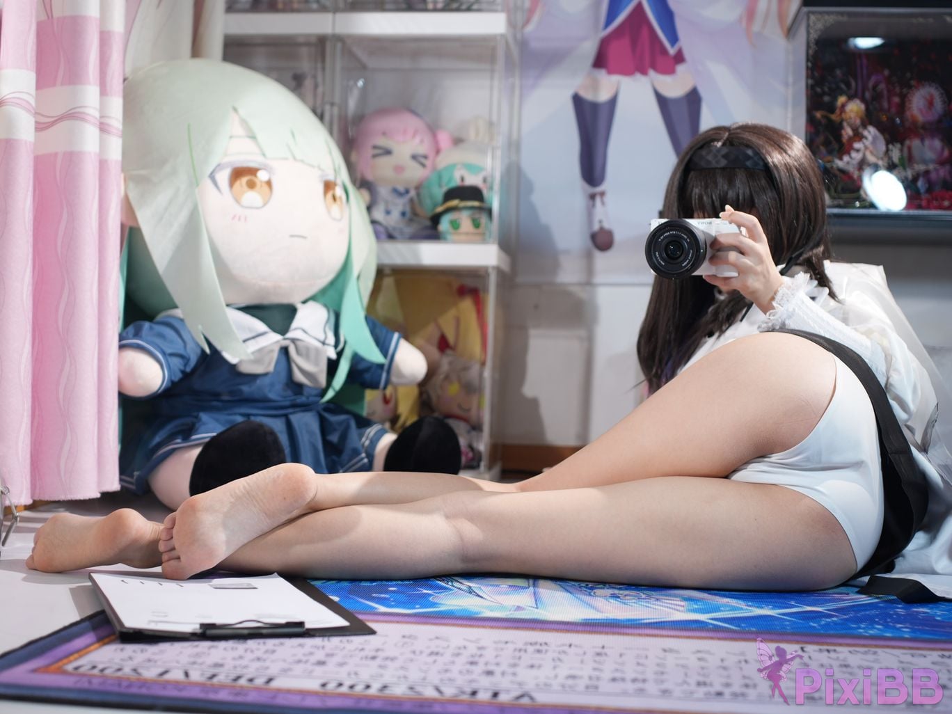 Cosplayer white oak Shirly Arknights Precious Dr. Suit PixiBB.COM 071.JPG