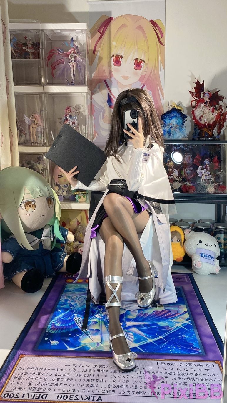 Cosplayer white oak Shirly Arknights Precious Dr. Suit PixiBB.COM 072.JPG