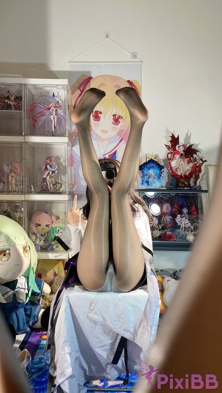 Cosplayer white oak Shirly Arknights Precious Dr. Suit PixiBB.COM 075.JPG