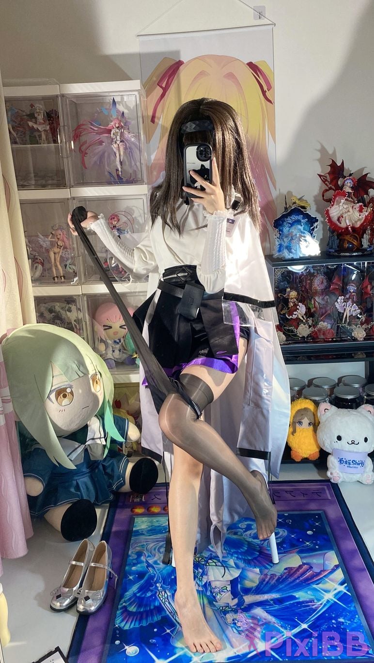 Cosplayer white oak Shirly Arknights Precious Dr. Suit PixiBB.COM 083.JPG