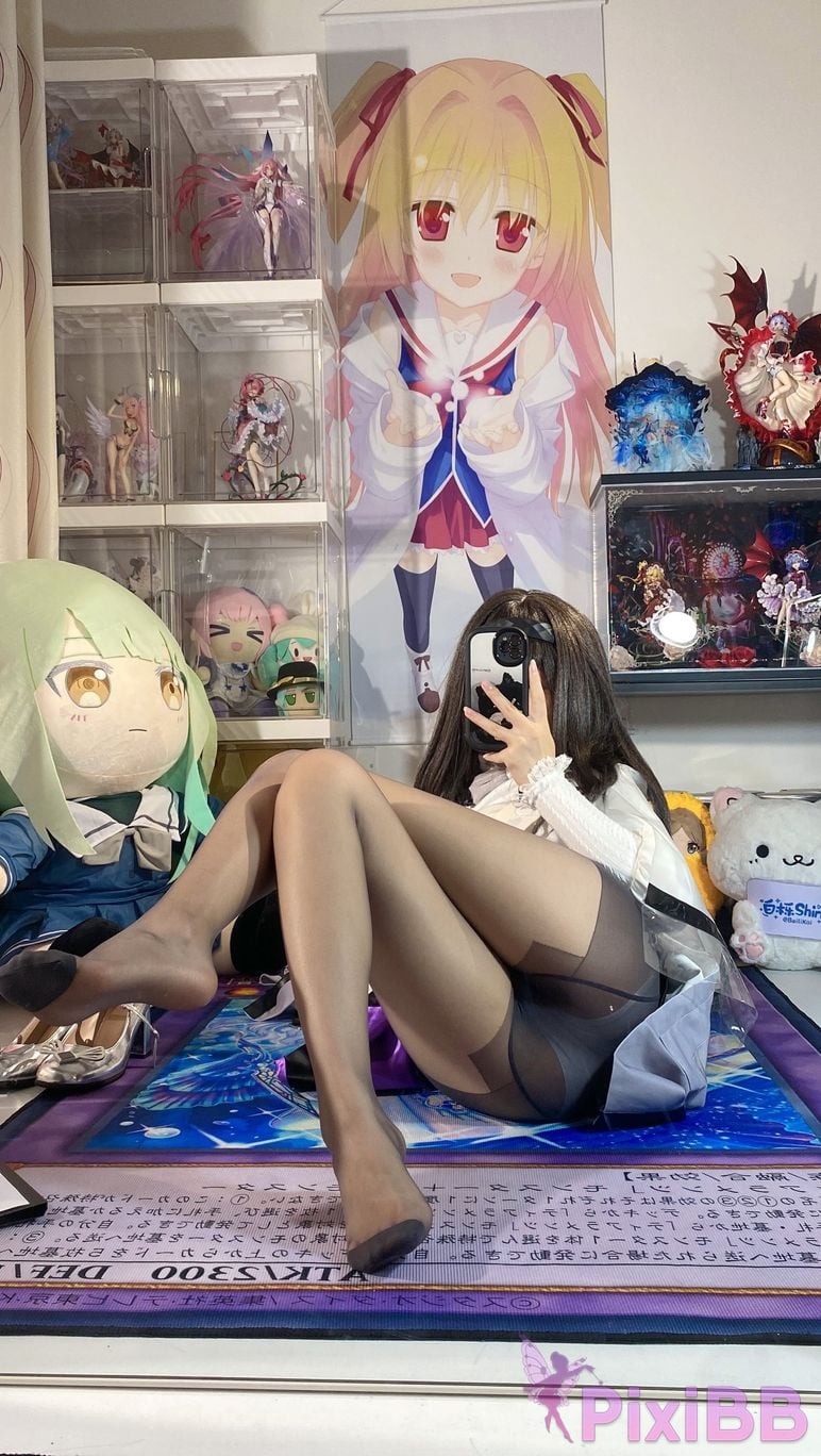 Cosplayer white oak Shirly Arknights Precious Dr. Suit PixiBB.COM 086.JPG