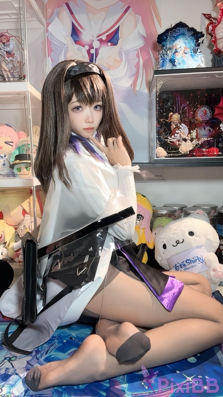 Cosplayer white oak Shirly Arknights Precious Dr. Suit PixiBB.COM 099.JPG