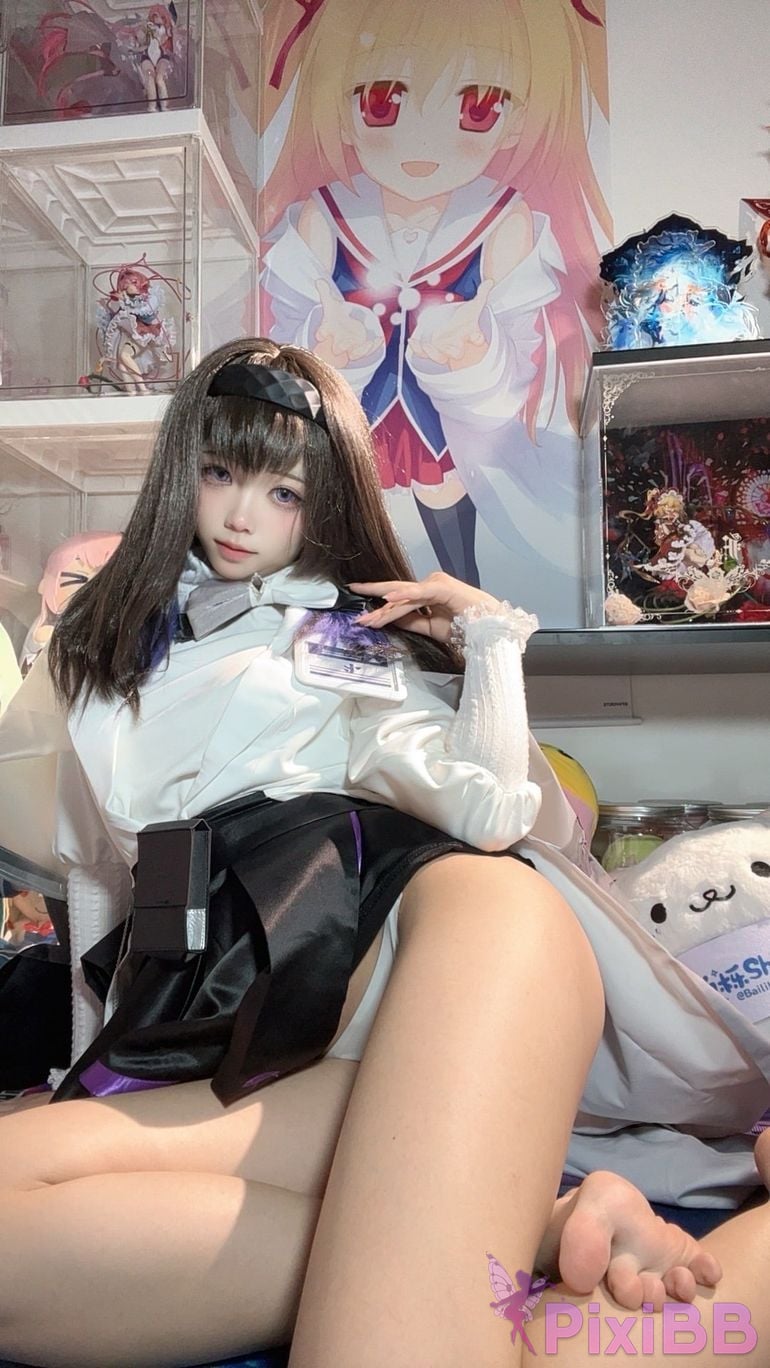 Cosplayer white oak Shirly Arknights Precious Dr. Suit PixiBB.COM 107.PNG
