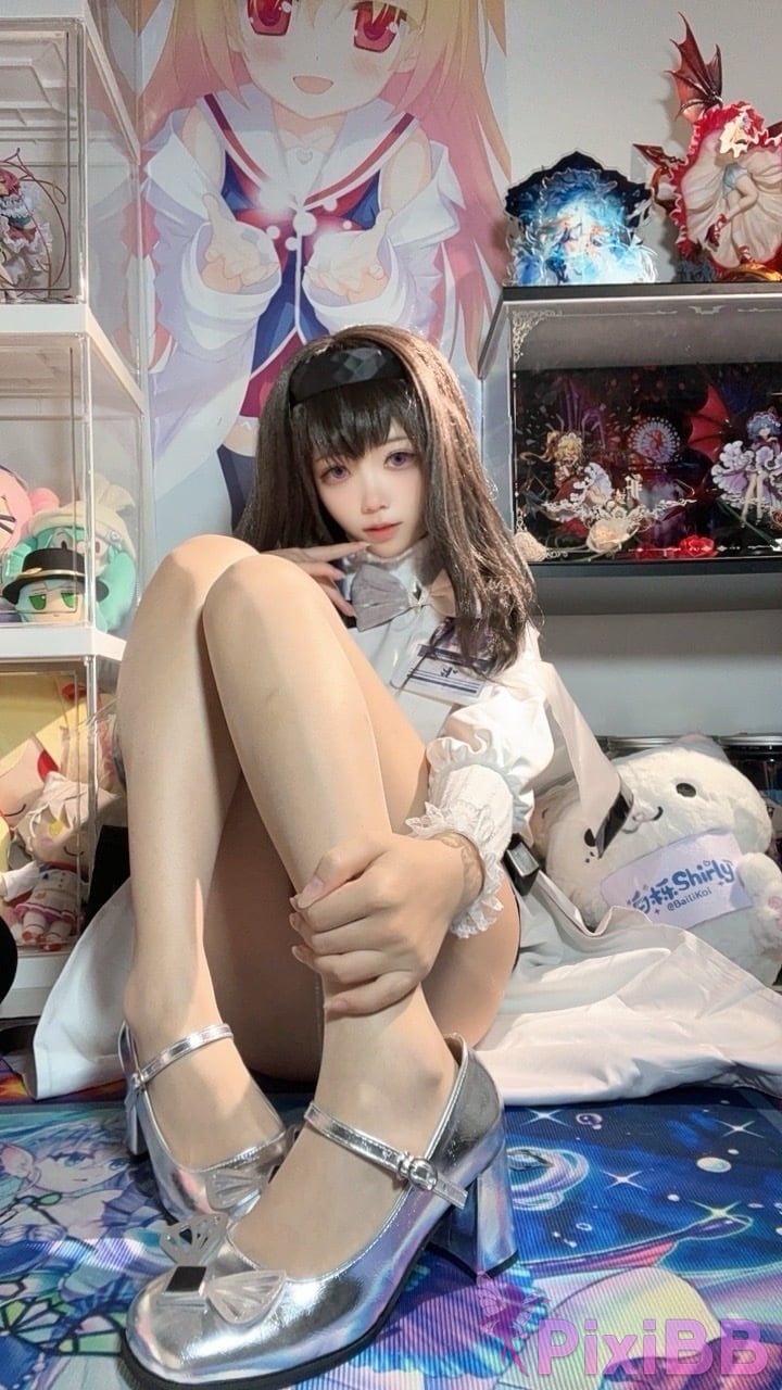 Cosplayer white oak Shirly Arknights Precious Dr. Suit PixiBB.COM 122.PNG