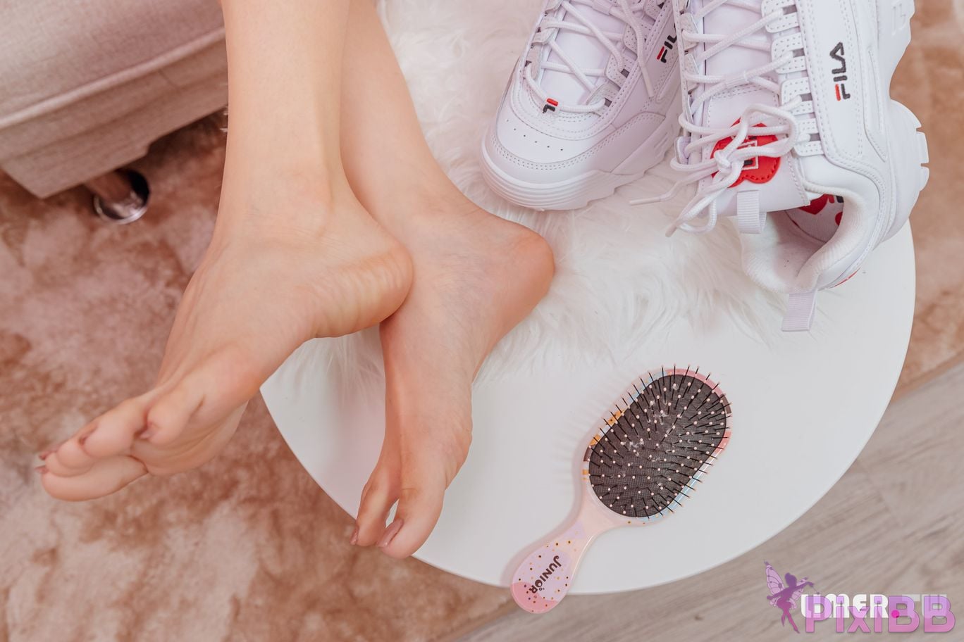 Limerence Original No.069 Cherry My brother made a surprise inspection after class and was punished by scratching his feet without washing them. PixiBB.COM 050