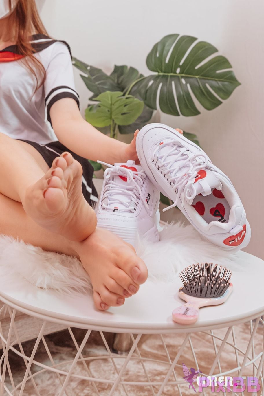 Limerence Original No.069 Cherry My brother made a surprise inspection after class and was punished by scratching his feet without washing them. PixiBB.COM 053