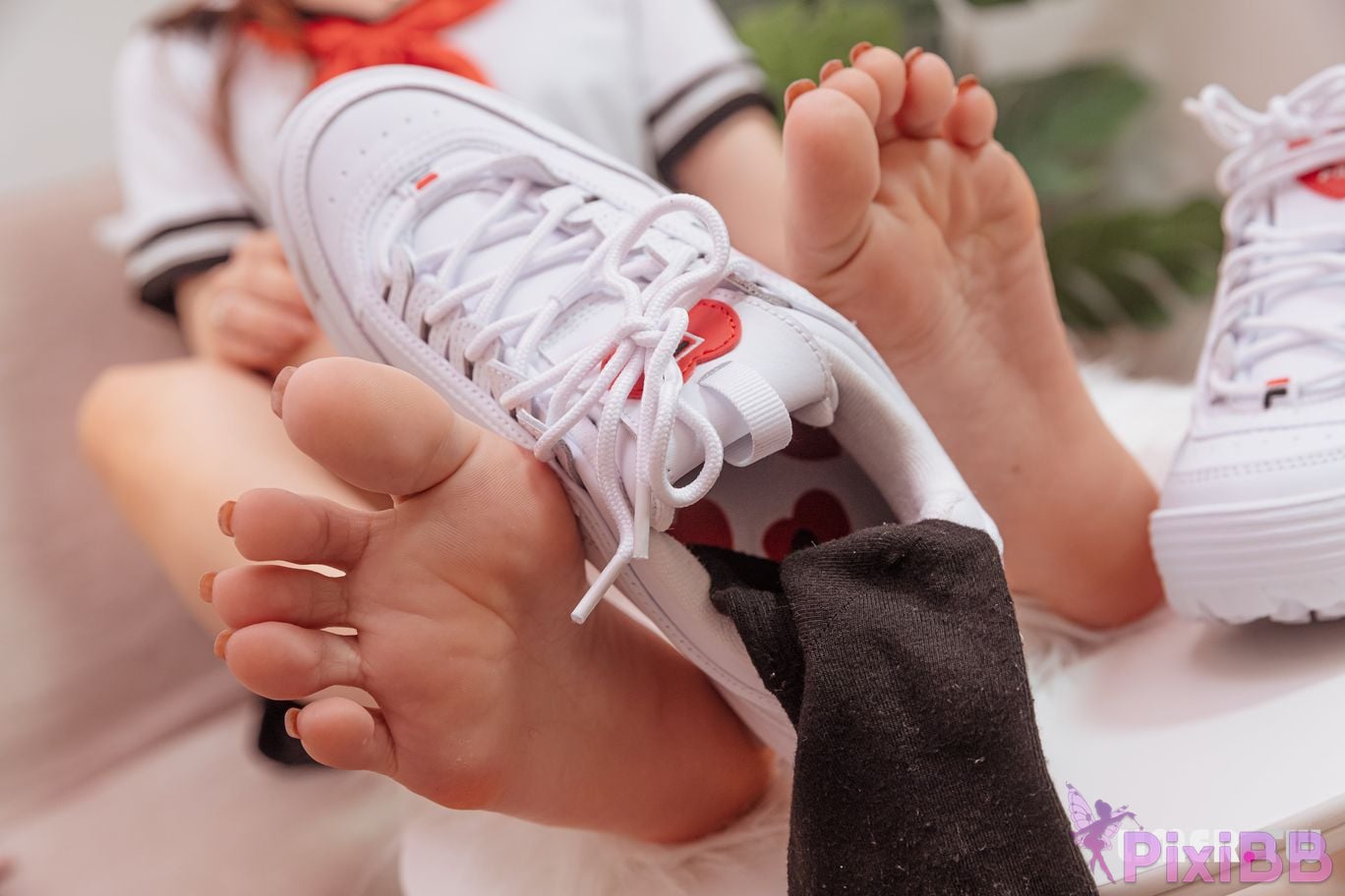 Limerence Original No.069 Cherry My brother made a surprise inspection after class and was punished by scratching his feet without washing them. PixiBB.COM 068