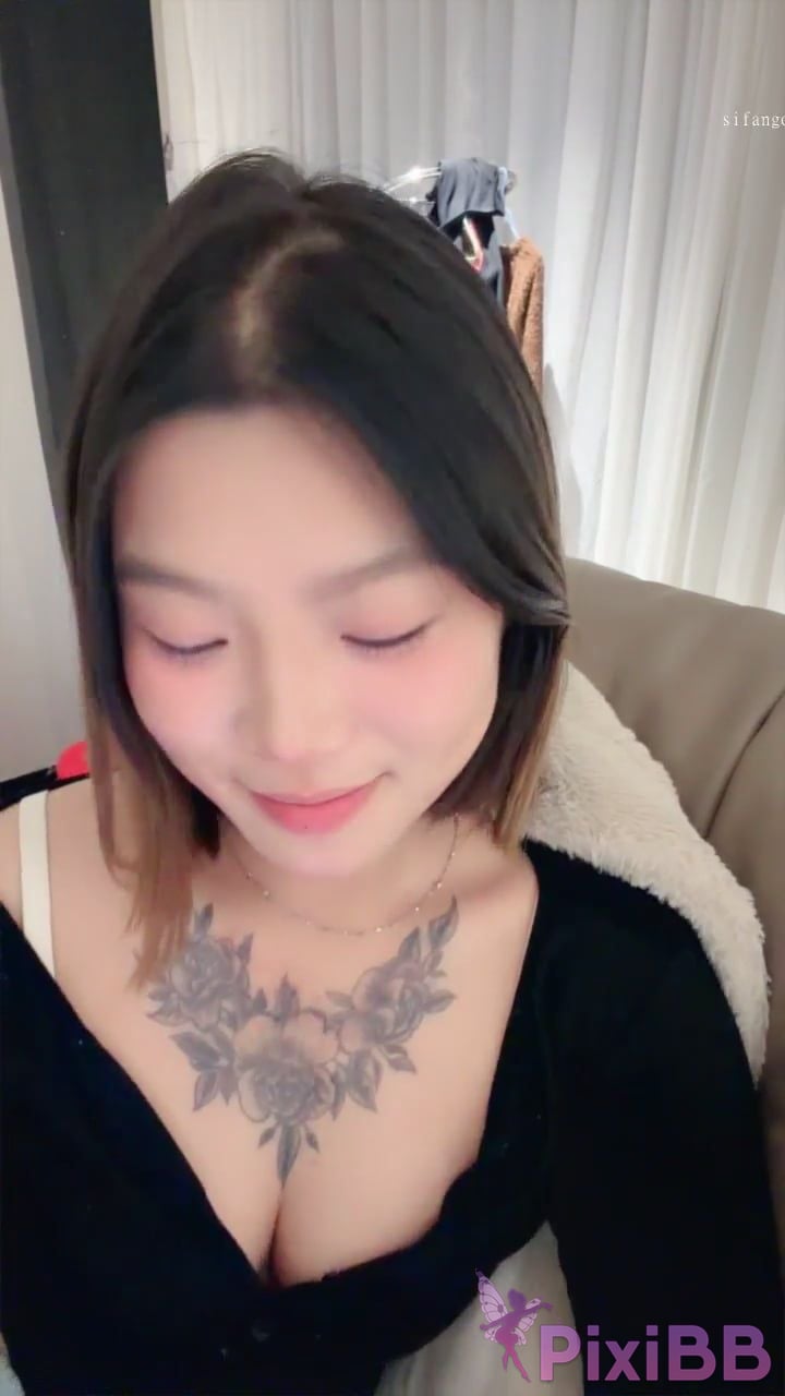 beautiful girl strong Newcomers sow green seeds into the sea PixiBB.COM 005