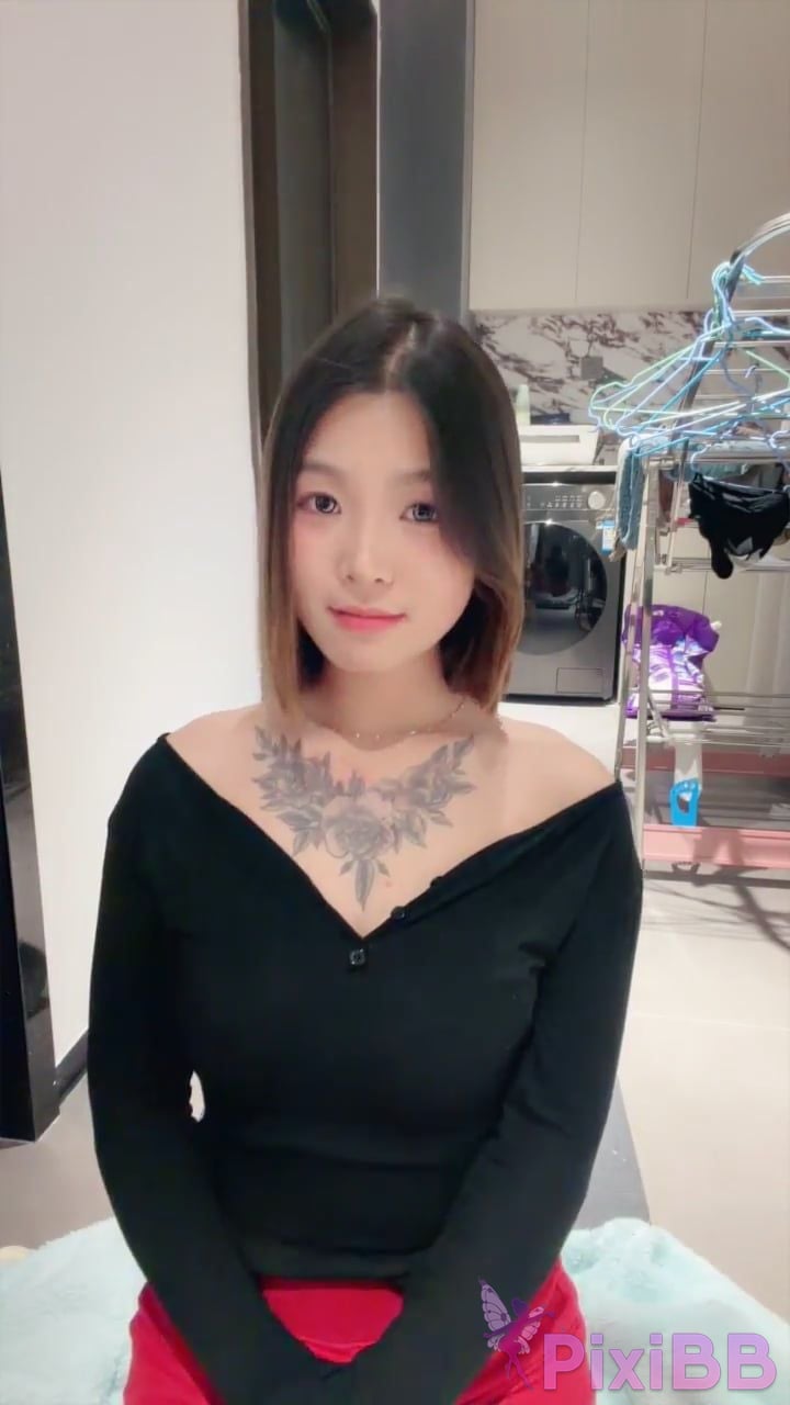 beautiful girl strong Newcomers sow green seeds into the sea PixiBB.COM 015