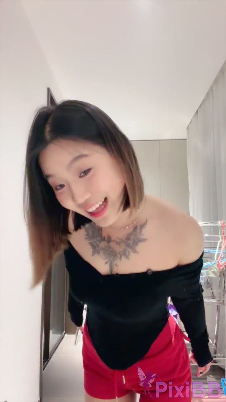 beautiful girl strong Newcomers sow green seeds into the sea PixiBB.COM 023