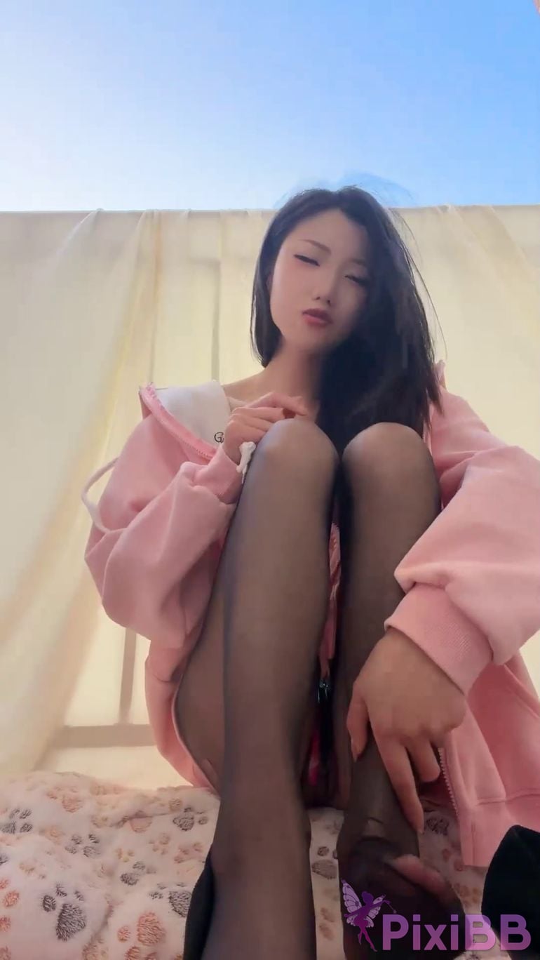 Zero Five Little Wildcats Beautiful feet beautiful legs in stockings PixiBB.COM 002