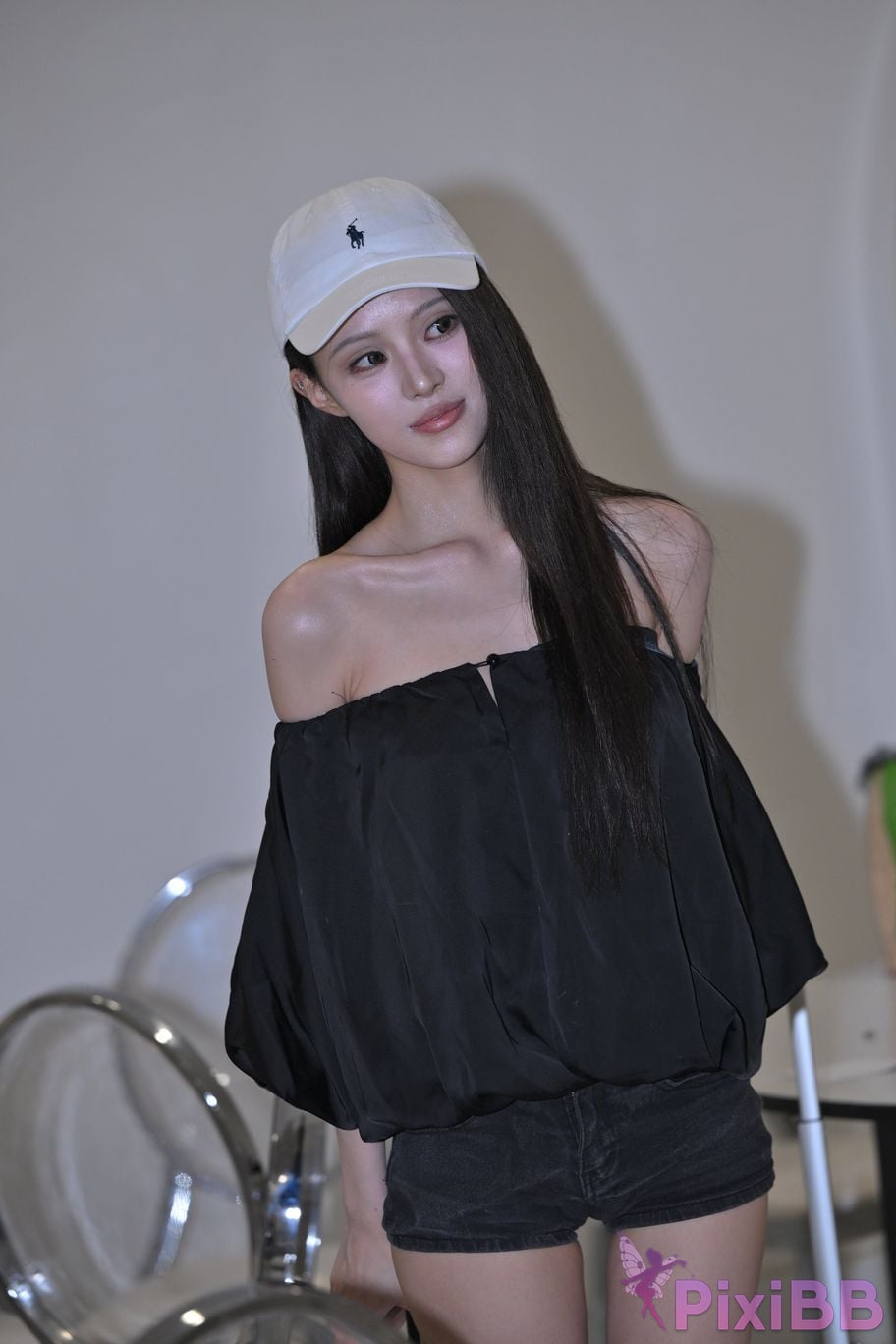 Featured Street Photography Works No.5412 2025 Miss World International PixiBB.COM 120