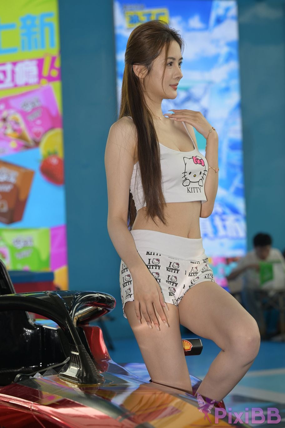 Featured Street Photography Works No.5413 hot pants big white legs PixiBB.COM 006