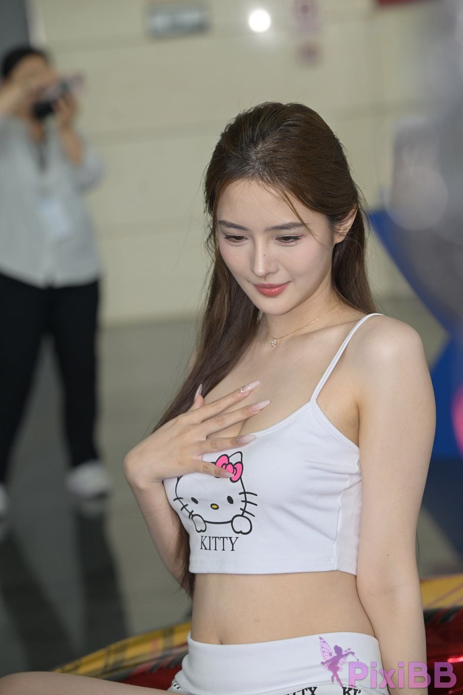 Featured Street Photography Works No.5413 hot pants big white legs PixiBB.COM 105