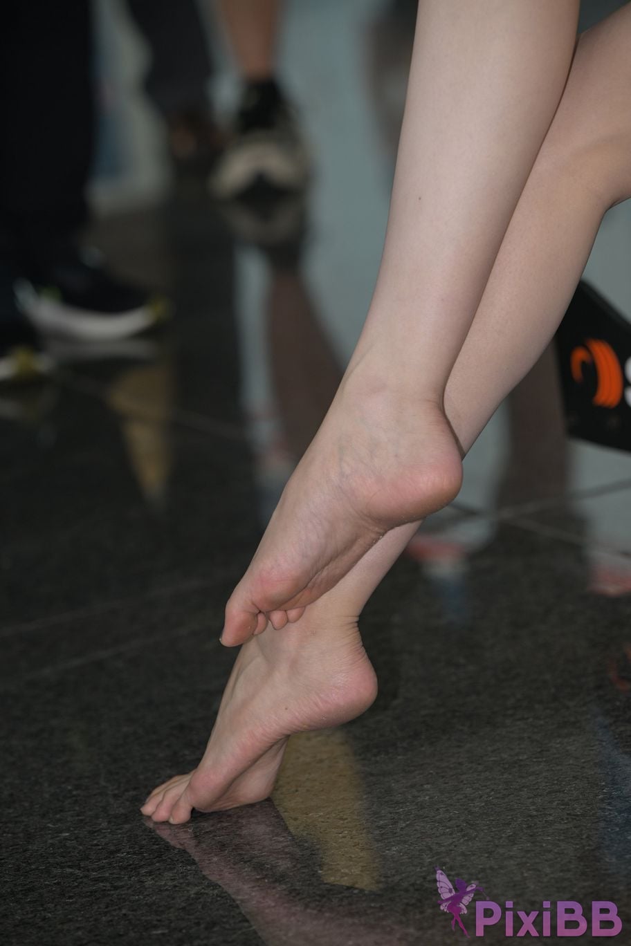 Featured Street Photography Works No.5413 hot pants big white legs PixiBB.COM 122