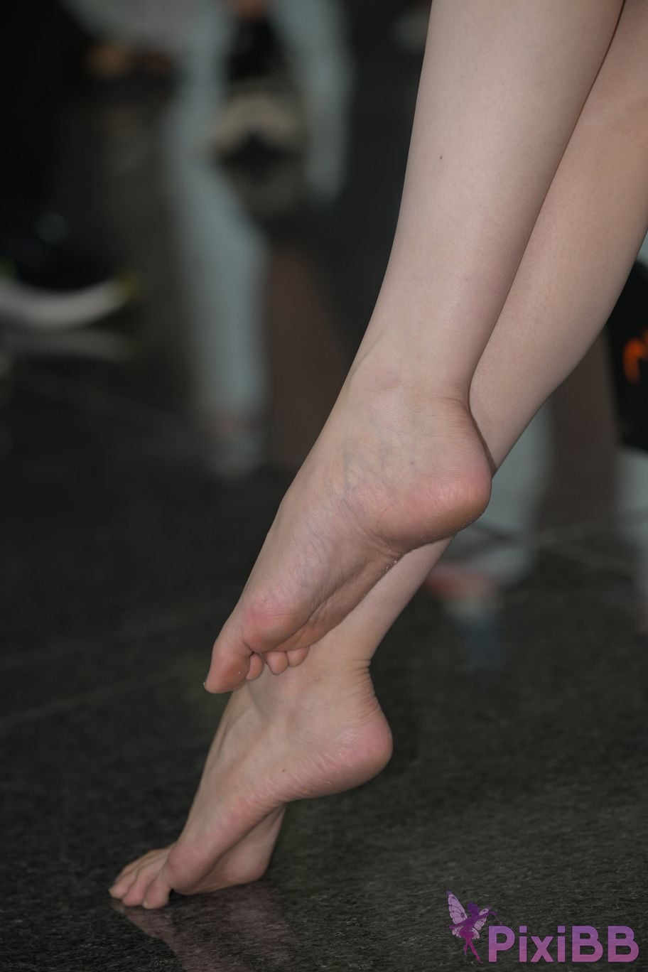 Featured Street Photography Works No.5413 hot pants big white legs PixiBB.COM 123