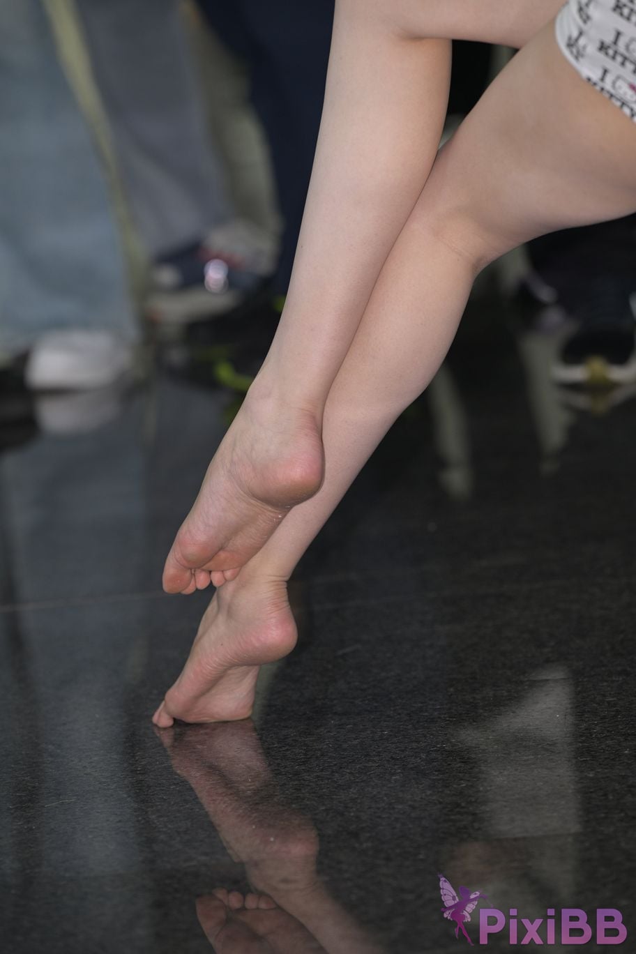 Featured Street Photography Works No.5413 hot pants big white legs PixiBB.COM 127