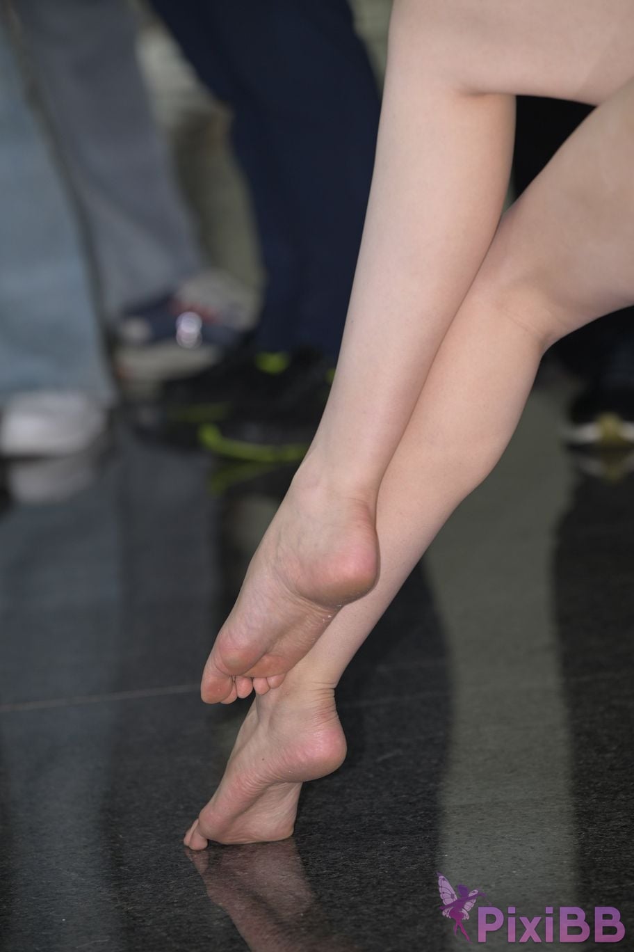 Featured Street Photography Works No.5413 hot pants big white legs PixiBB.COM 128