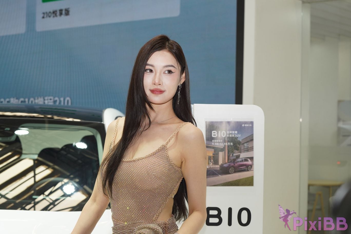 Featured Street Photography Works No.5415 Brown suspender skirt PixiBB.COM 002