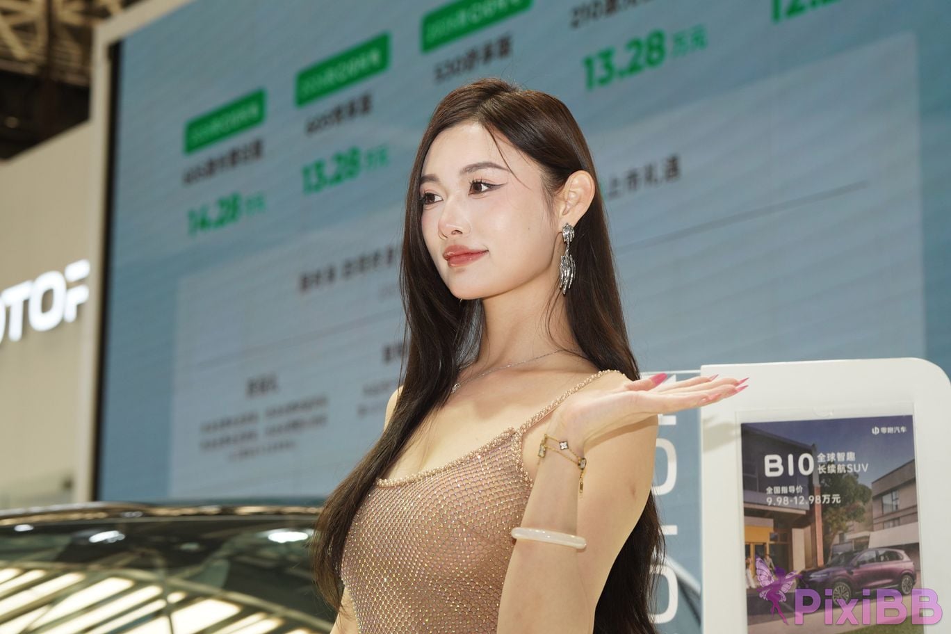 Featured Street Photography Works No.5415 Brown suspender skirt PixiBB.COM 005