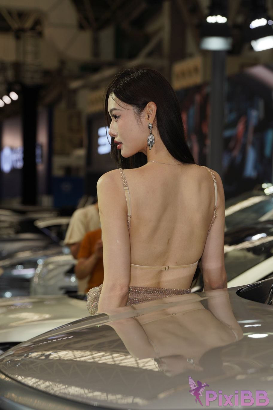 Featured Street Photography Works No.5415 Brown suspender skirt PixiBB.COM 034