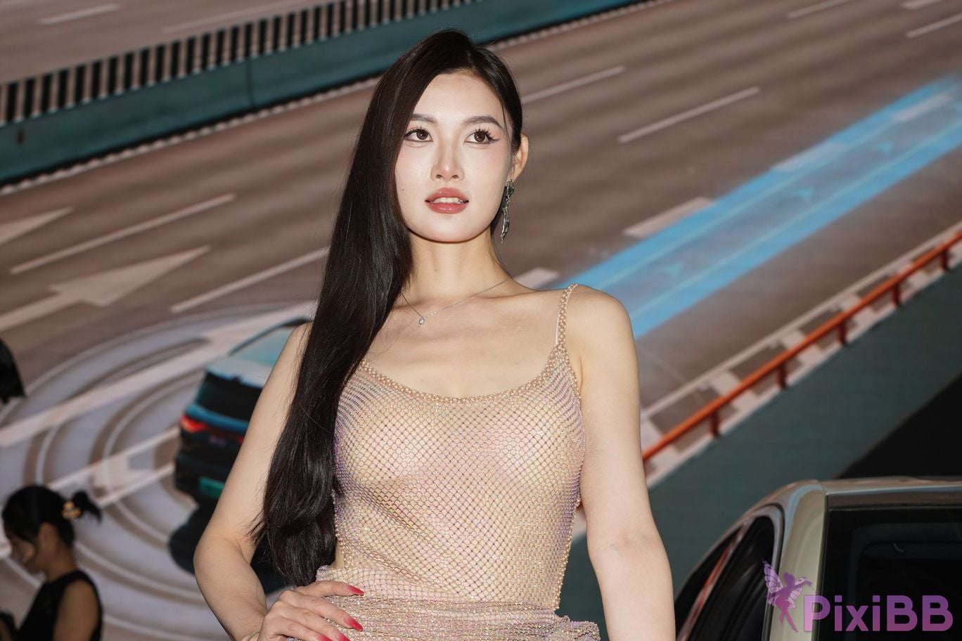 Featured Street Photography Works No.5415 Brown suspender skirt PixiBB.COM 043