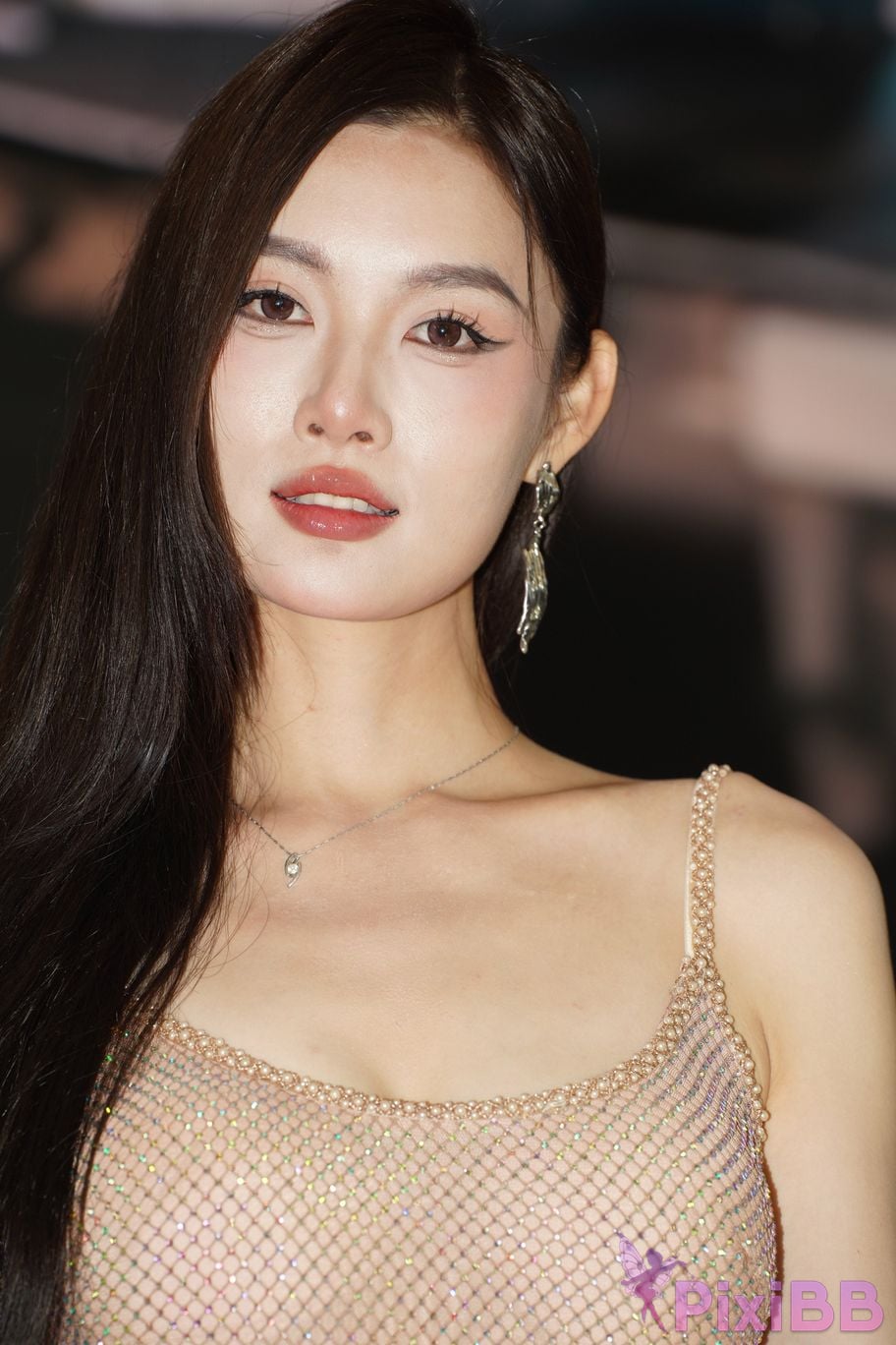 Featured Street Photography Works No.5415 Brown suspender skirt PixiBB.COM 051