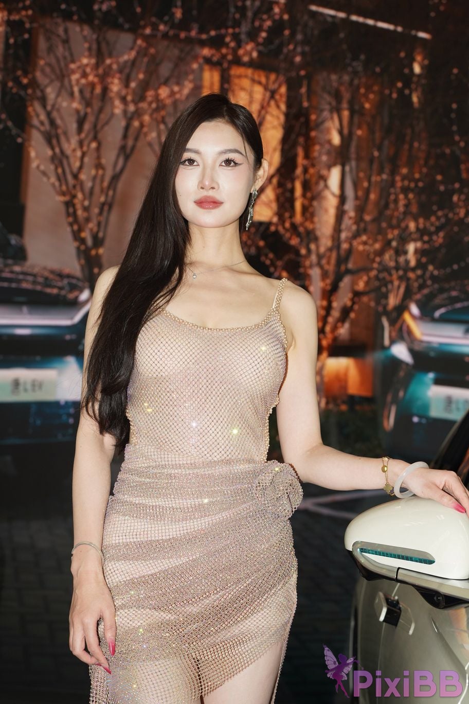 Featured Street Photography Works No.5415 Brown suspender skirt PixiBB.COM 053