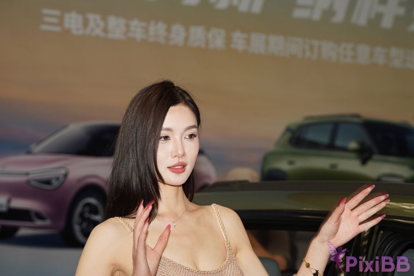 Featured Street Photography Works No.5415 Brown suspender skirt PixiBB.COM 069