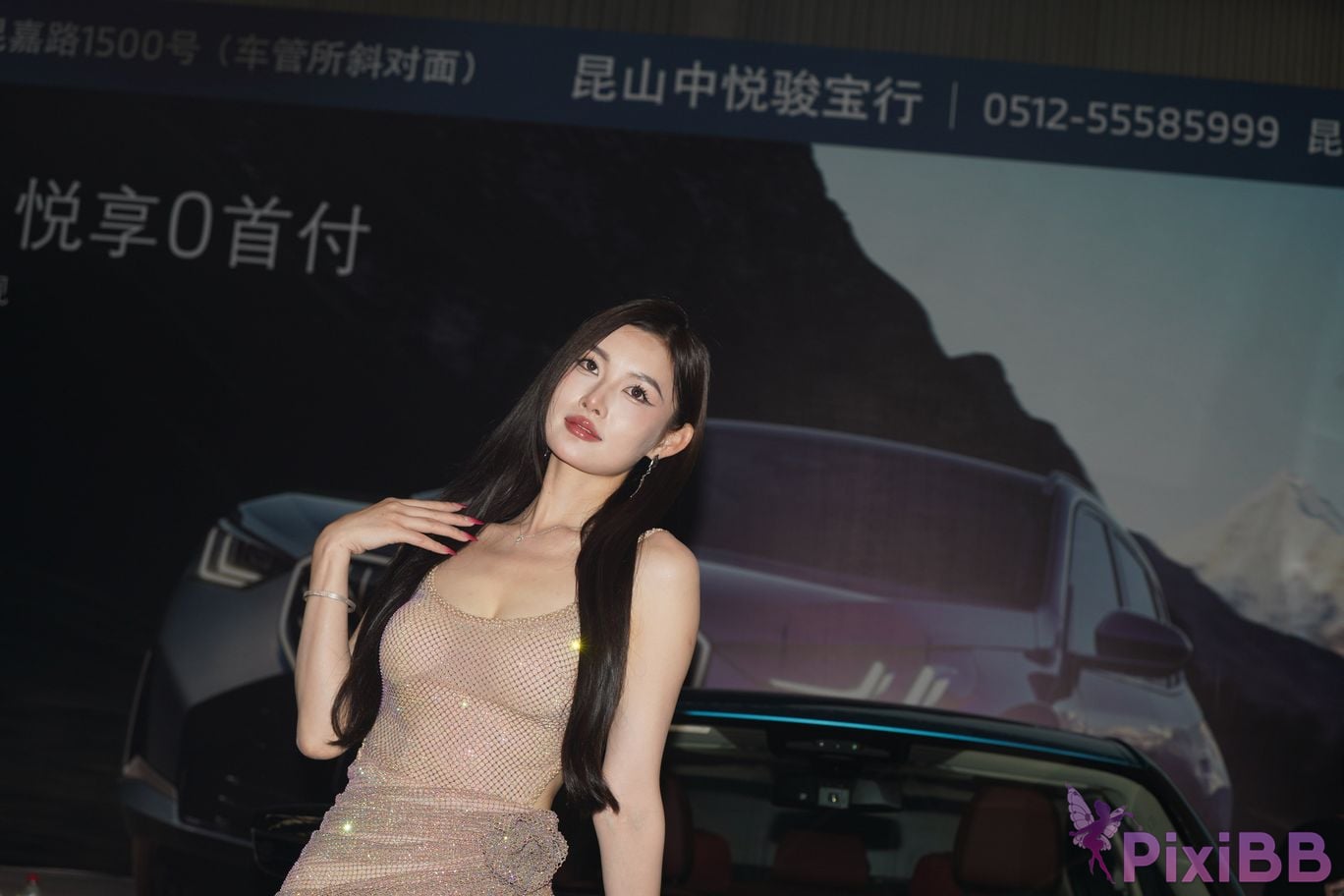 Featured Street Photography Works No.5415 Brown suspender skirt PixiBB.COM 078