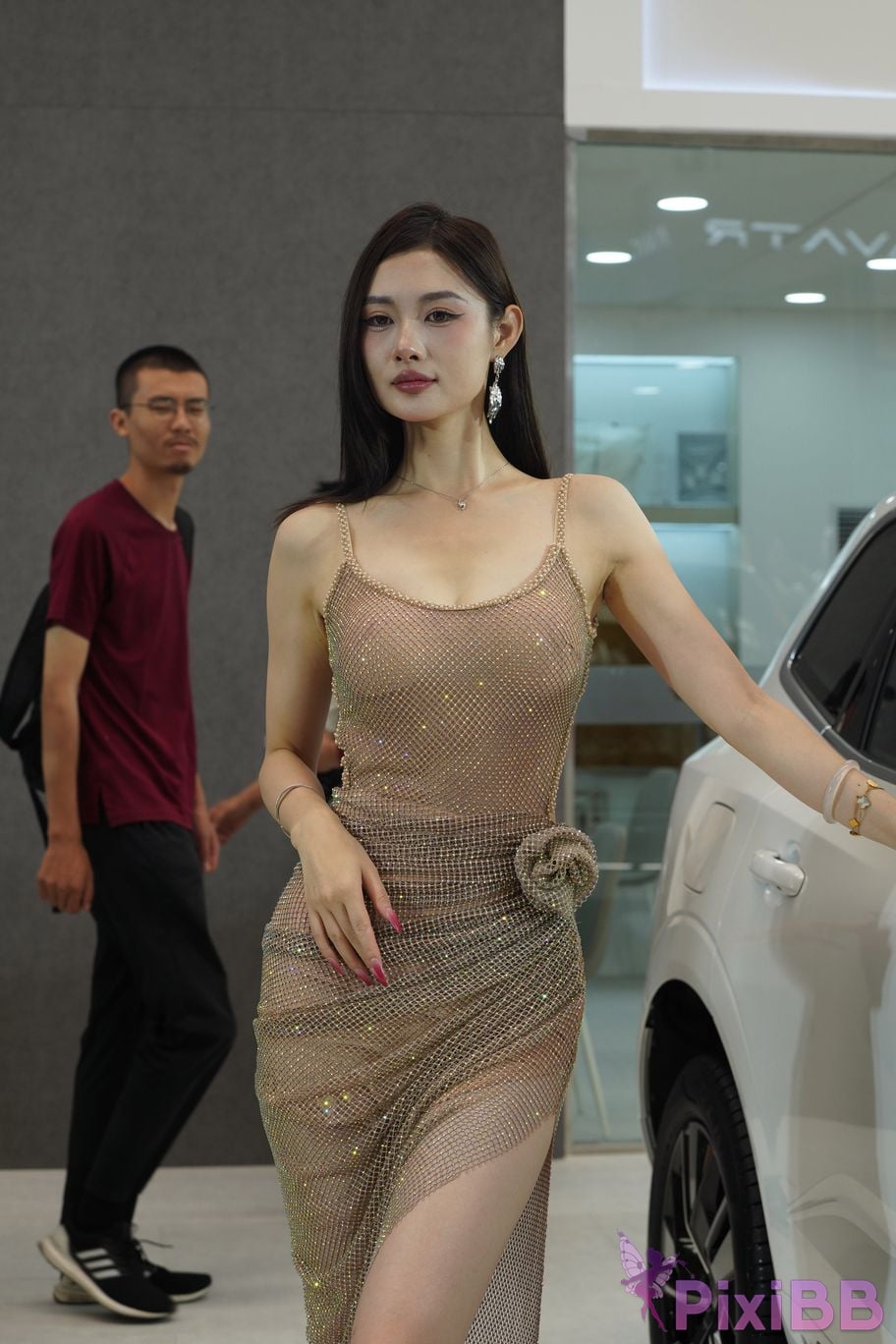 Featured Street Photography Works No.5415 Brown suspender skirt PixiBB.COM 112