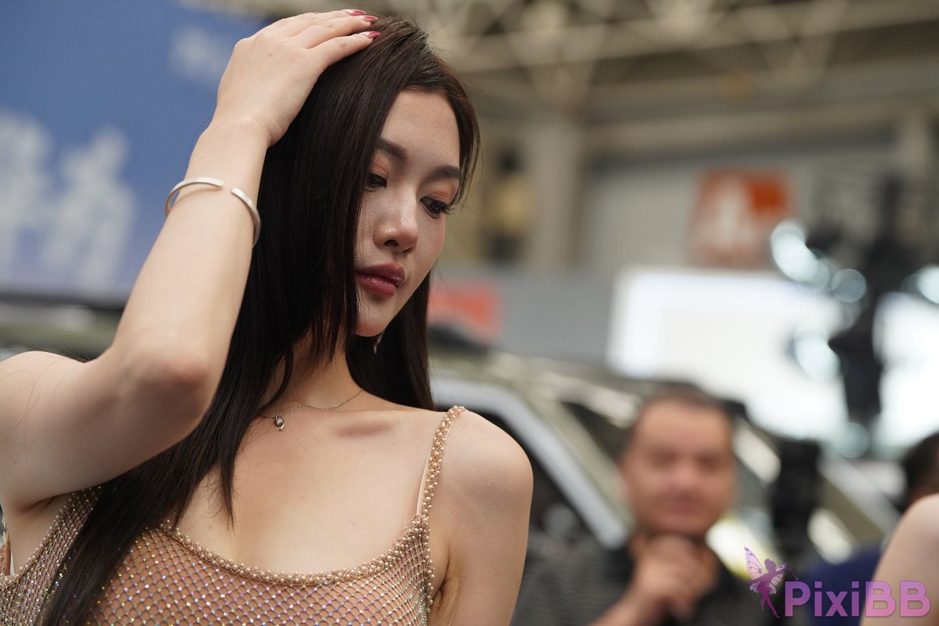 Featured Street Photography Works No.5415 Brown suspender skirt PixiBB.COM 125