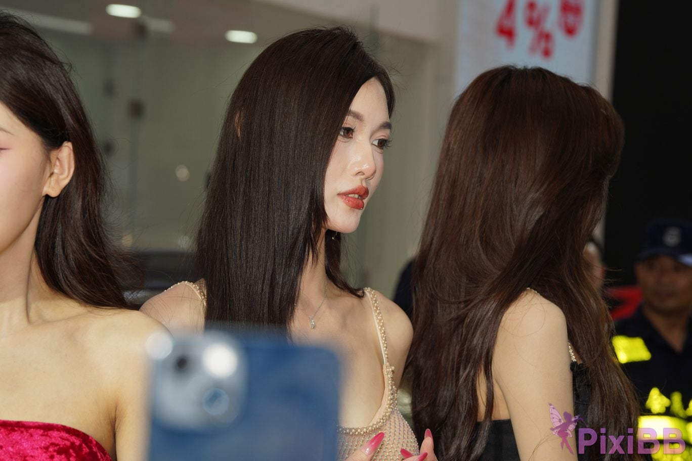 Featured Street Photography Works No.5415 Brown suspender skirt PixiBB.COM 126