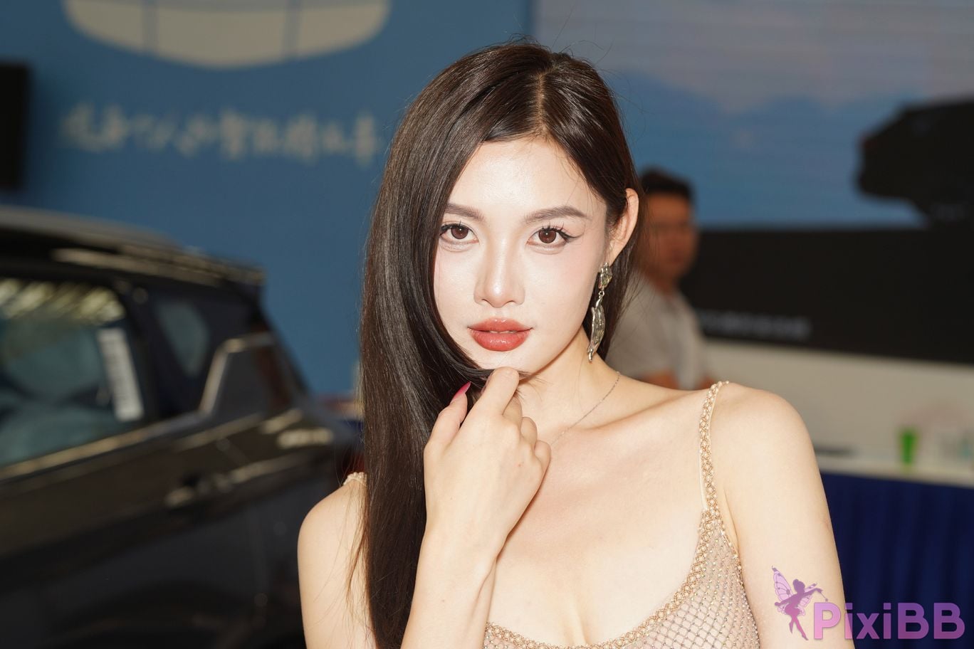 Featured Street Photography Works No.5415 Brown suspender skirt PixiBB.COM 130