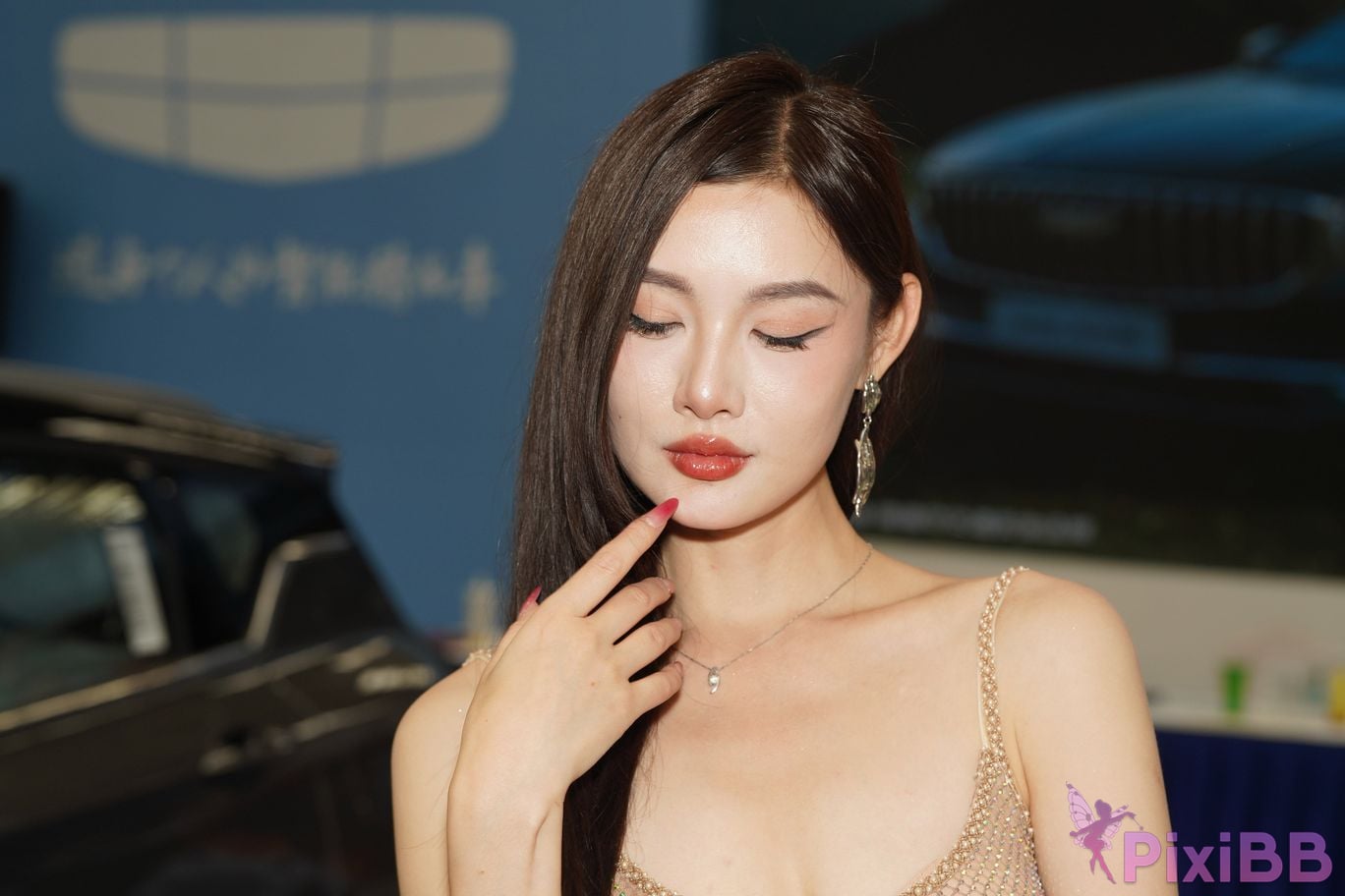 Featured Street Photography Works No.5415 Brown suspender skirt PixiBB.COM 131