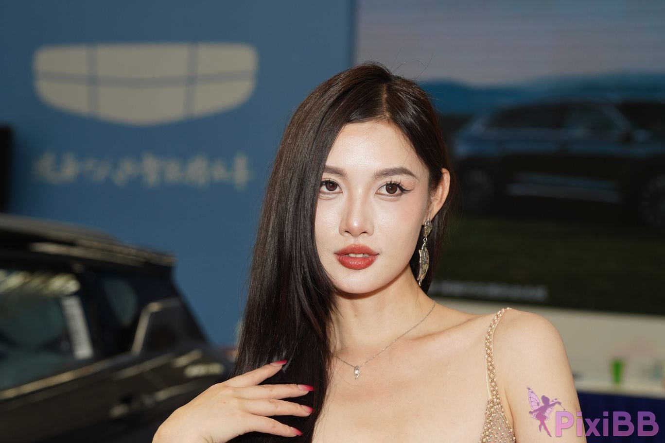 Featured Street Photography Works No.5415 Brown suspender skirt PixiBB.COM 135