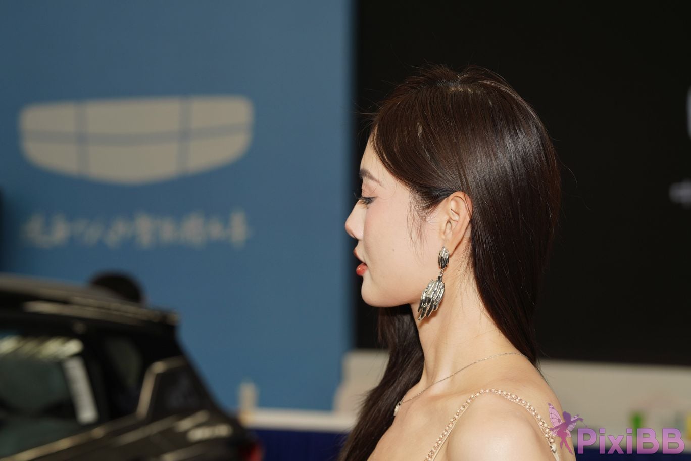 Featured Street Photography Works No.5415 Brown suspender skirt PixiBB.COM 140