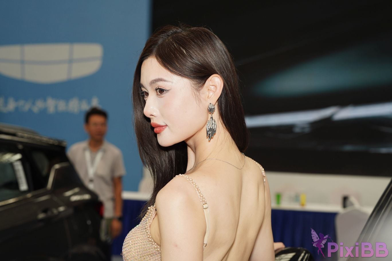 Featured Street Photography Works No.5415 Brown suspender skirt PixiBB.COM 143