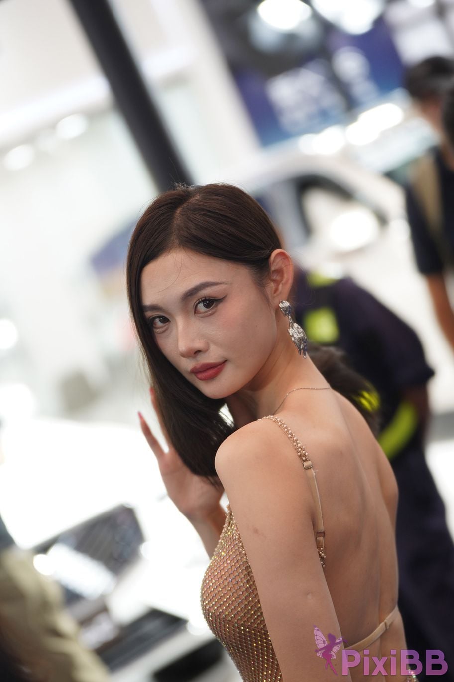 Featured Street Photography Works No.5415 Brown suspender skirt PixiBB.COM 172