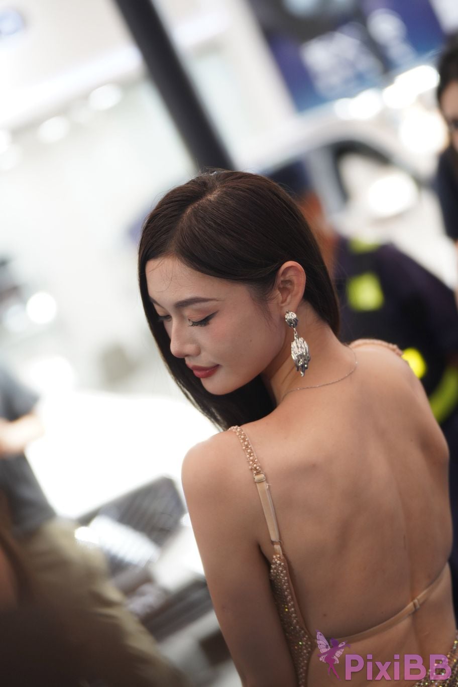 Featured Street Photography Works No.5415 Brown suspender skirt PixiBB.COM 177